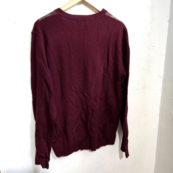 Banana Republic | V-Neck Burgundy Argyle Sweater 100% merino wool - Picture 6 of 8